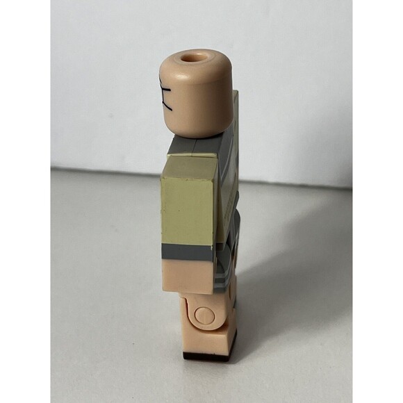 Roblox Celebrity Series 7 - Sakura High Scarlet with Sakura High Backpack Code - Picture 4 of 6